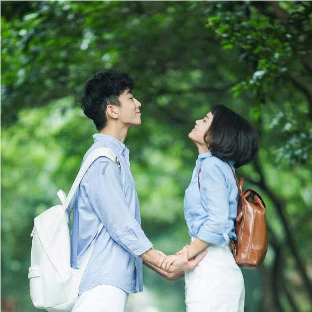 笑脸球的冒险之旅