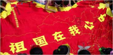 爸爸收纳盒装娃沉浸式体验过山车，孩子会喜欢这种玩法吗？游戏画面